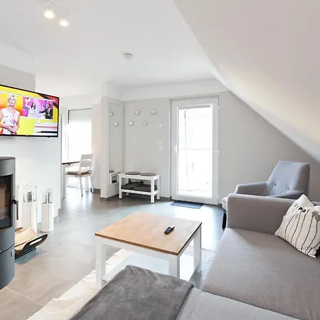 Unter Den Kiefern 98 Og Röbel