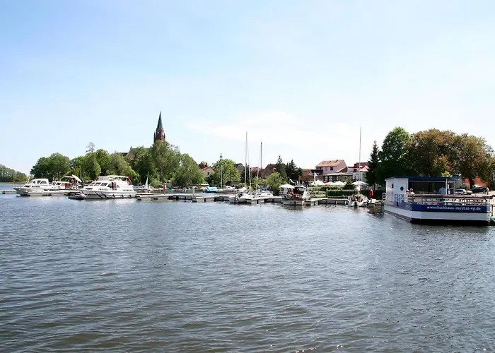 Apartamento Unter Den Kiefern 98 Og Röbel